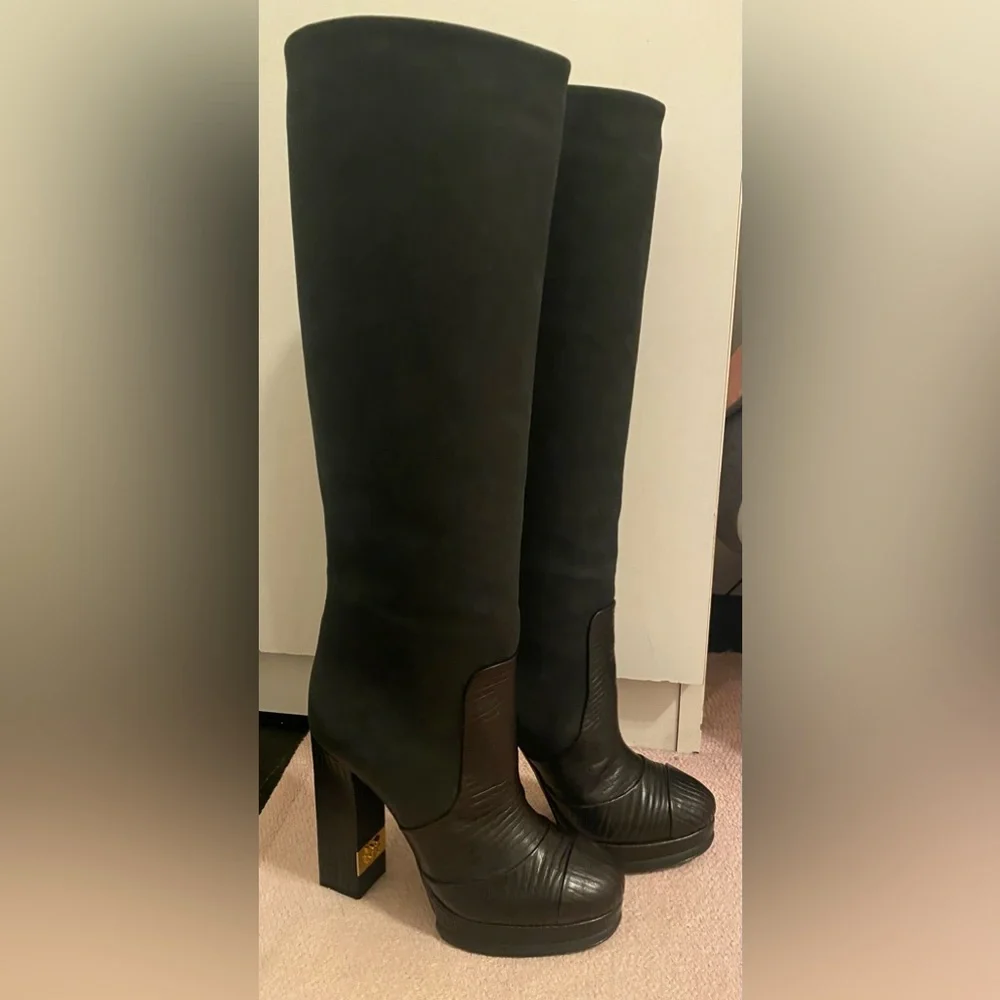 Authentic NIB CHANEL Knee High Tall Heeled Logo Boots 37